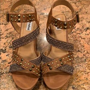 Brown wedge w studs and Rhinestones